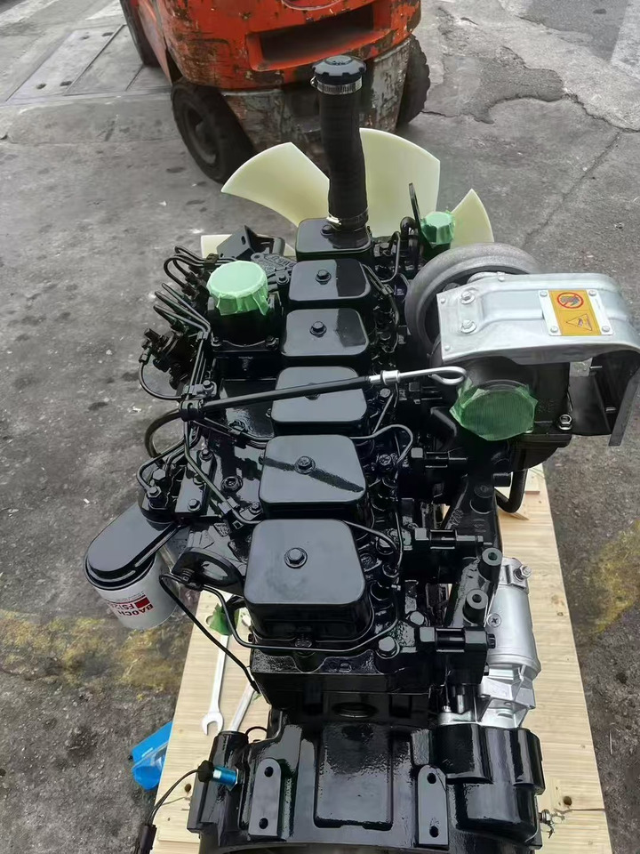 KOMATSU 6D102E - Motor for Gravemaskin: bilde 2 KOMATSU 6D102E - Motor for Gravemaskin: bilde 2