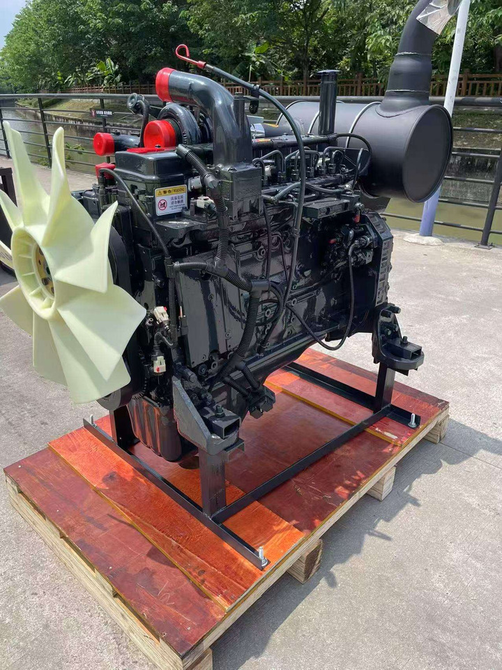 KOMATSU 6D107E-1   6D107E - Motor for Gravemaskin: bilde 4 KOMATSU 6D107E-1   6D107E - Motor for Gravemaskin: bilde 4