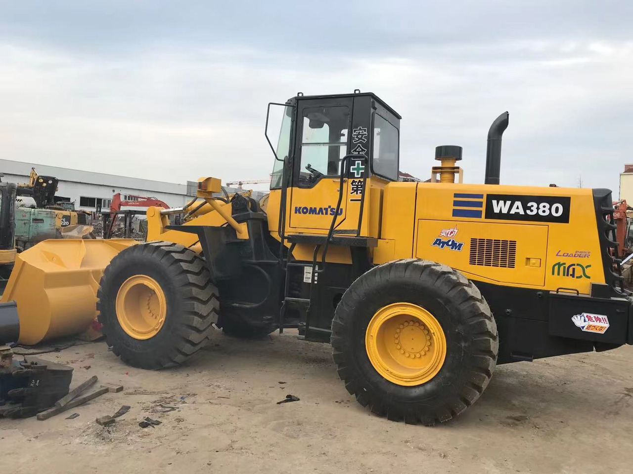 BACKHOE LOADER Certified Pre-Owned Komatsu WA380-3 | Heavy-Duty Loader for Mining/ Construction - Price Negotiable! - Hjullaster: bilde 4 BACKHOE LOADER Certified Pre-Owned Komatsu WA380-3 | Heavy-Duty Loader for Mining/ Construction - Price Negotiable! - Hjullaster: bilde 4