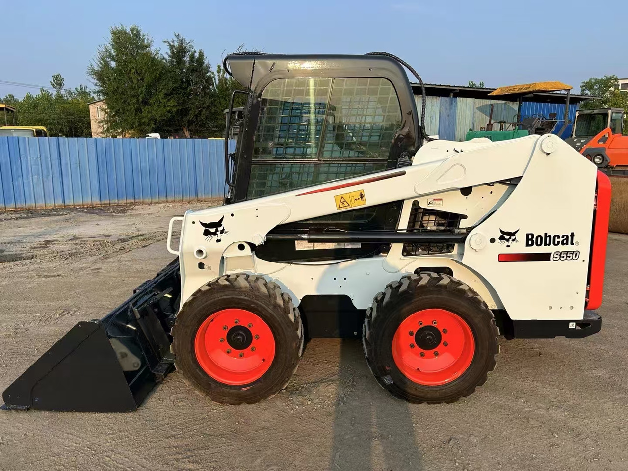 BOBCAT High Performance Low Hours Excellent Condition Reliable Second Hand Bobcat S550 Skid Steer Loader in Stock for Sale - Bygg og anlegg: bilde 2 BOBCAT High Performance Low Hours Excellent Condition Reliable Second Hand Bobcat S550 Skid Steer Loader in Stock for Sale - Bygg og anlegg: bilde 2