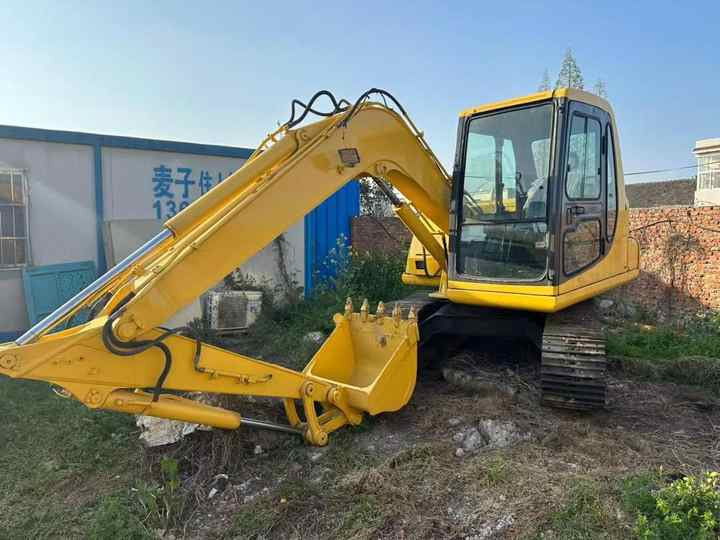Cheap Used Komatsu PC60-7 Crawler Excavator with High Efficiency Used Heavy Machinery Komatsu P60-7 Digger Cheap for Sale - Beltegraver: bilde 4 Cheap Used Komatsu PC60-7 Crawler Excavator with High Efficiency Used Heavy Machinery Komatsu P60-7 Digger Cheap for Sale - Beltegraver: bilde 4