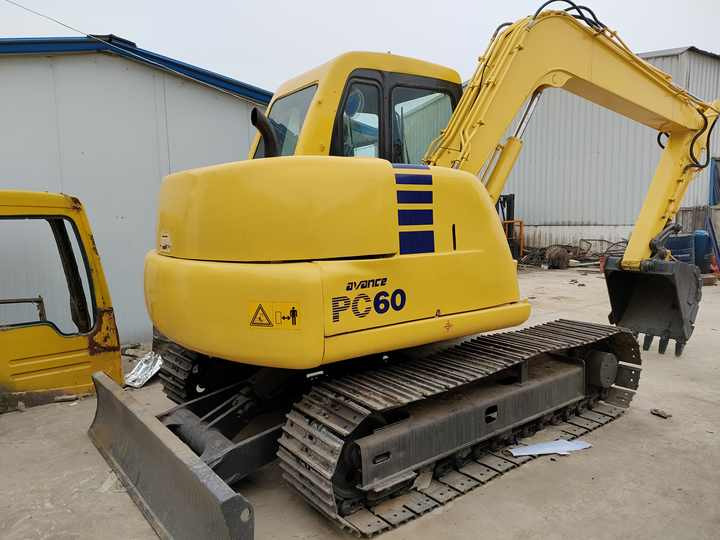 Cheap Used Komatsu PC60-7 Crawler Excavator with High Efficiency Used Heavy Machinery Komatsu P60-7 Digger Cheap for Sale - Beltegraver: bilde 3 Cheap Used Komatsu PC60-7 Crawler Excavator with High Efficiency Used Heavy Machinery Komatsu P60-7 Digger Cheap for Sale - Beltegraver: bilde 3