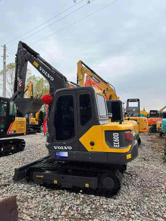China Brand Used Volvo EC60D Mini Excavator 6ton Crawler Earth Digger Machine for Sale - Beltegraver: bilde 3 China Brand Used Volvo EC60D Mini Excavator 6ton Crawler Earth Digger Machine for Sale - Beltegraver: bilde 3