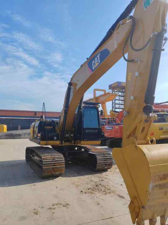 Durable Second Hand Machine Original Used Caterpillar Excavator CAT 330D2 USED 329D2 320D2 325D 315D Excavator - Beltegraver: bilde 2 Durable Second Hand Machine Original Used Caterpillar Excavator CAT 330D2 USED 329D2 320D2 325D 315D Excavator - Beltegraver: bilde 2