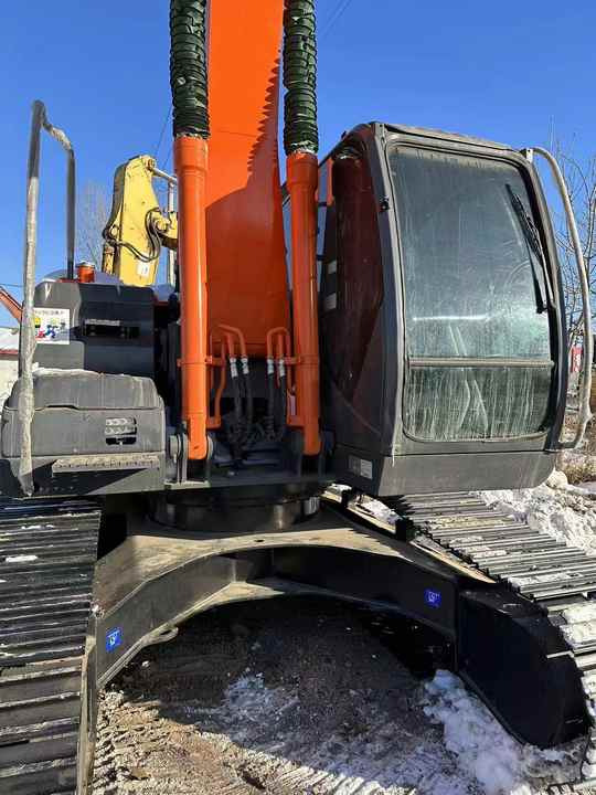 Original Japan Hitachi ZX200-3 Excavator Hitachi Excavator in Low Price for Hot Sale - Beltegraver: bilde 5 Original Japan Hitachi ZX200-3 Excavator Hitachi Excavator in Low Price for Hot Sale - Beltegraver: bilde 5