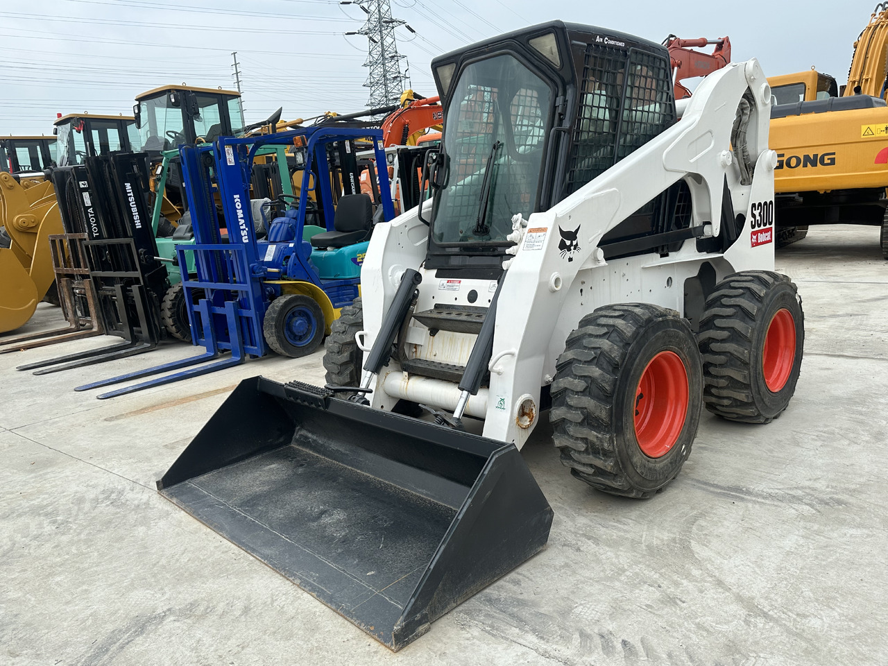 Second hand Hot sale skid-steers Bobcat S300 - Kompaktlaster: bilde 1 Second hand Hot sale skid-steers Bobcat S300 - Kompaktlaster: bilde 1