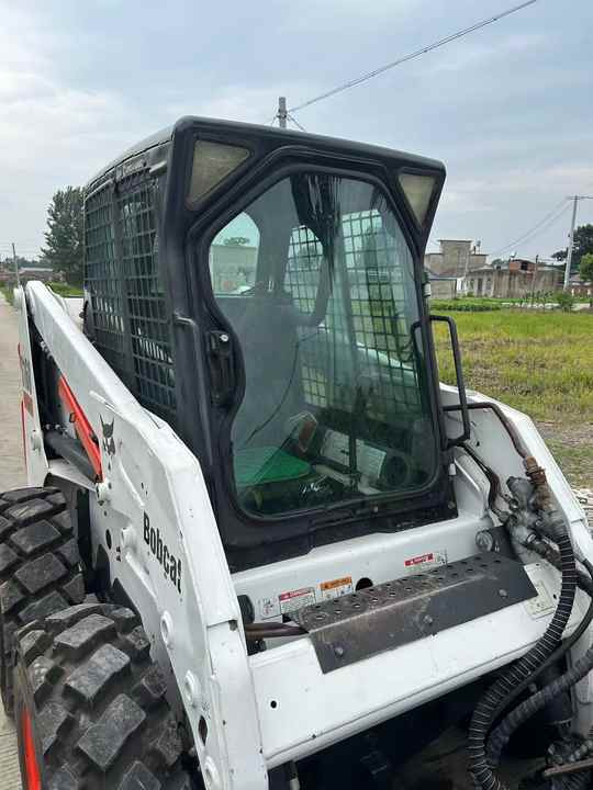 USED BOBCAT S160 Skid-steer Loader Bobcat S160 Carry Sweeper with Very Good Performance Is for Sale at a Low Price. - Kompaktlaster: bilde 3 USED BOBCAT S160 Skid-steer Loader Bobcat S160 Carry Sweeper with Very Good Performance Is for Sale at a Low Price. - Kompaktlaster: bilde 3