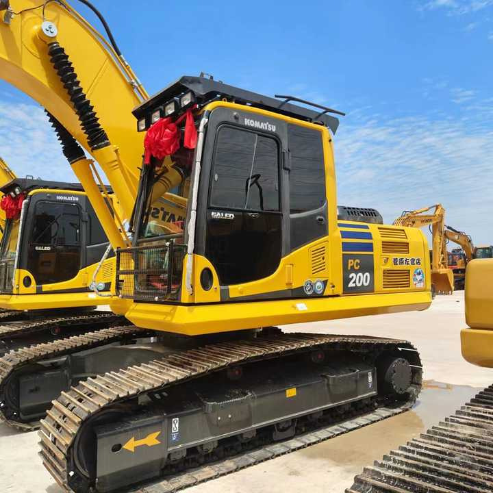 USED komatsu Pc200-8 Excavator with Good Condition for Sale - Gravemaskin: bilde 1 USED komatsu Pc200-8 Excavator with Good Condition for Sale - Gravemaskin: bilde 1