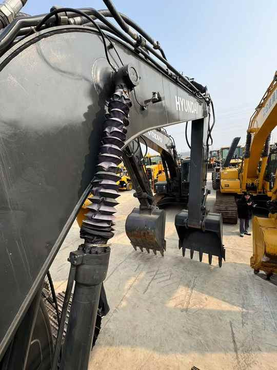 Used 22 Ton Korea Brand Hyundai 220LC-9S Used Excavator for Sale Hyundai 210 215 220 305 Excavators for Sale in China - Gravemaskin: bilde 5 Used 22 Ton Korea Brand Hyundai 220LC-9S Used Excavator for Sale Hyundai 210 215 220 305 Excavators for Sale in China - Gravemaskin: bilde 5