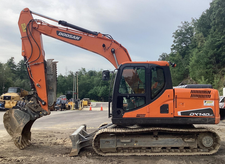 Used Excavator Doosan DX140 Excavators Mini Equipment Earth Moving Machinery Doosan Digger Excavator for Sale - Beltegraver: bilde 3 Used Excavator Doosan DX140 Excavators Mini Equipment Earth Moving Machinery Doosan Digger Excavator for Sale - Beltegraver: bilde 3