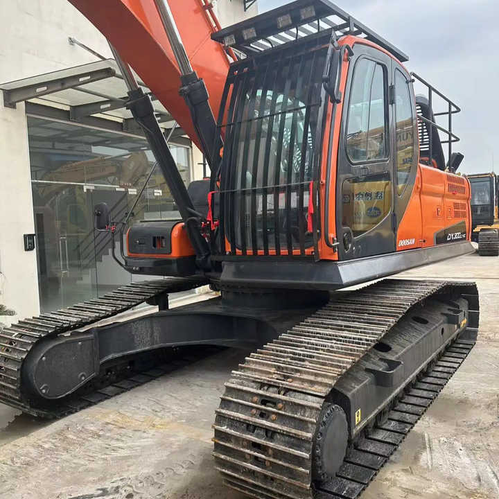 Used Excavator Doosan DX300 Excavators Mini Equipment Earth Moving Machinery Doosan Digger Excavator for Sale - Beltegraver: bilde 1 Used Excavator Doosan DX300 Excavators Mini Equipment Earth Moving Machinery Doosan Digger Excavator for Sale - Beltegraver: bilde 1