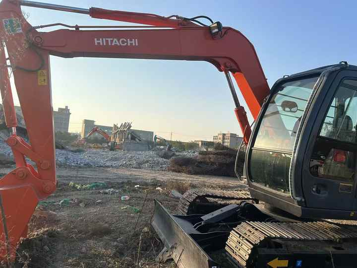 Used HITACHI ZX70 Model Mini Excavator Second Hand Machine Popular Brand Japan Hitachi Hydraulic Machinery - Gravemaskin: bilde 2 Used HITACHI ZX70 Model Mini Excavator Second Hand Machine Popular Brand Japan Hitachi Hydraulic Machinery - Gravemaskin: bilde 2