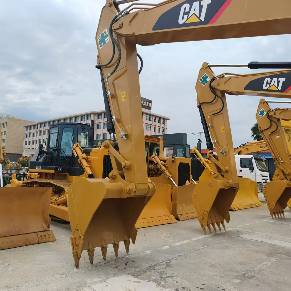 Used high quality excavator CAT 323D2L Made in Japan - Beltegraver: bilde 4 Used high quality excavator CAT 323D2L Made in Japan - Beltegraver: bilde 4