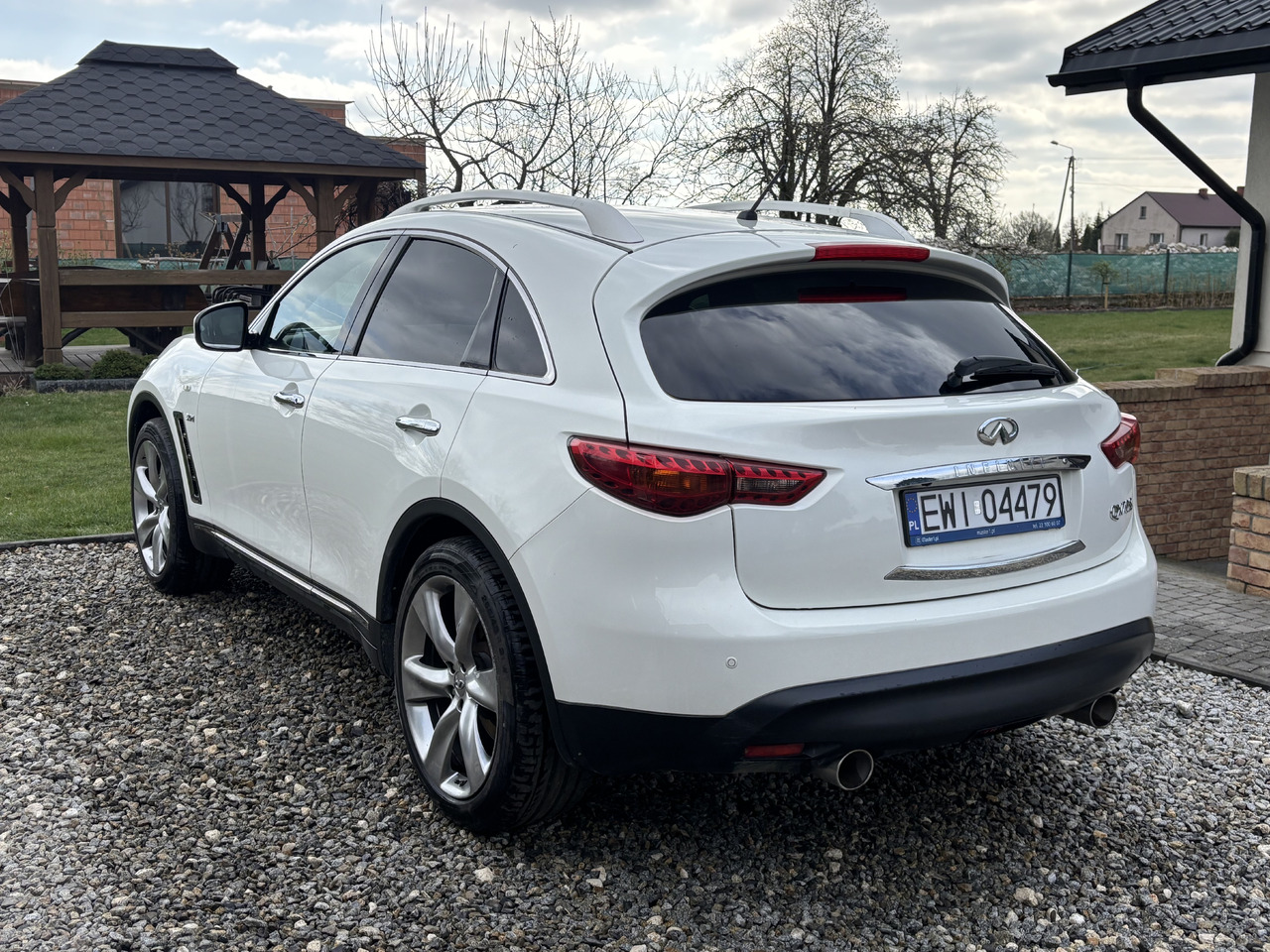Infiniti QX70 FX30 Diesel V6 Euro6 - SUV: bilde 5 Infiniti QX70 FX30 Diesel V6 Euro6 - SUV: bilde 5
