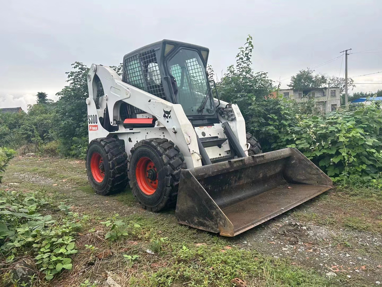 BOBCAT S300 - Kompaktlaster: bilde 1 BOBCAT S300 - Kompaktlaster: bilde 1