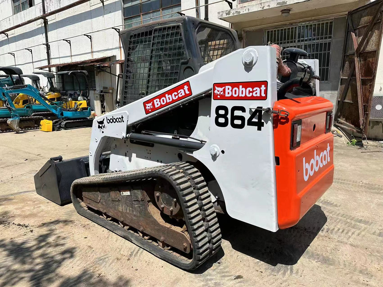 BOBCAT T864 - Kompaktlaster: bilde 4 BOBCAT T864 - Kompaktlaster: bilde 4