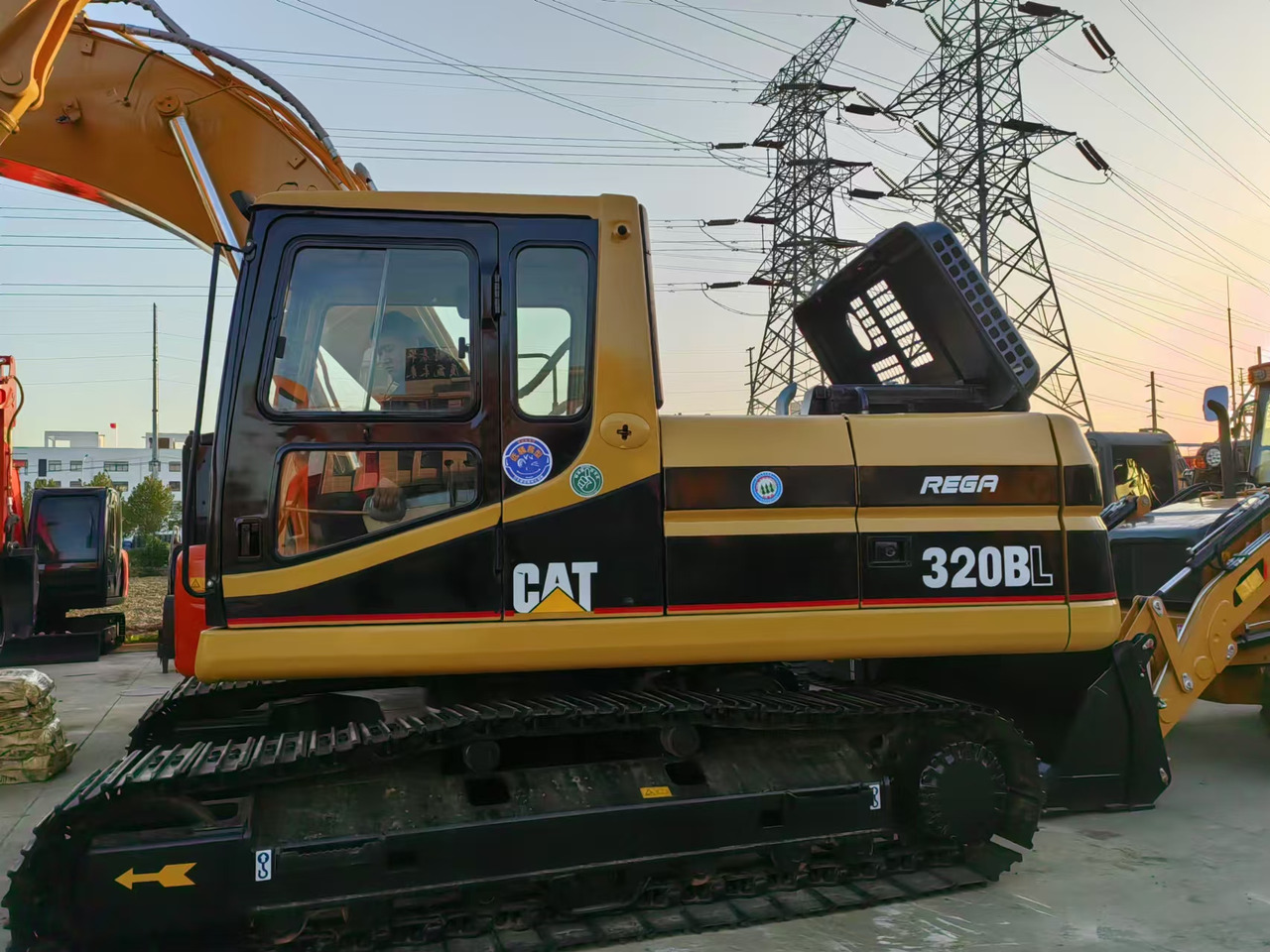 CATERPILLAR 320B - Beltegraver: bilde 2 CATERPILLAR 320B - Beltegraver: bilde 2