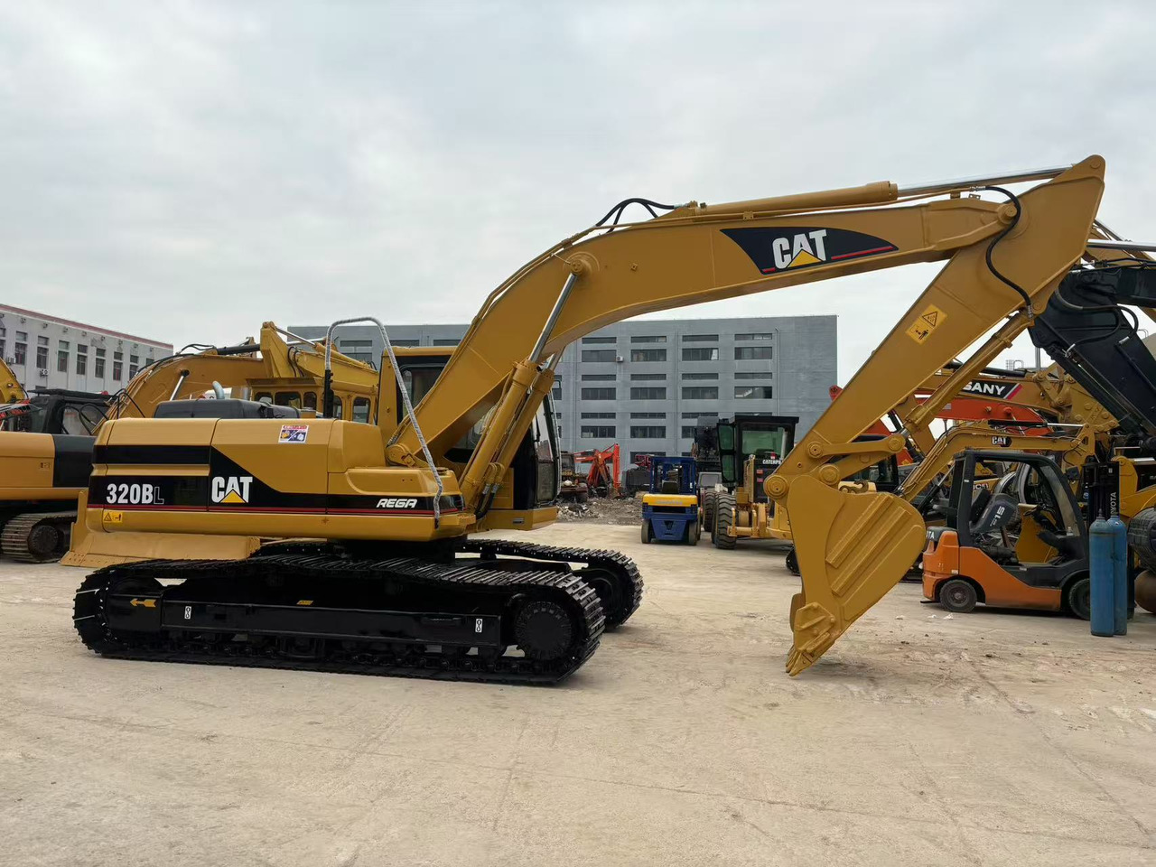 CATERPILLAR 320B - Beltegraver: bilde 5 CATERPILLAR 320B - Beltegraver: bilde 5