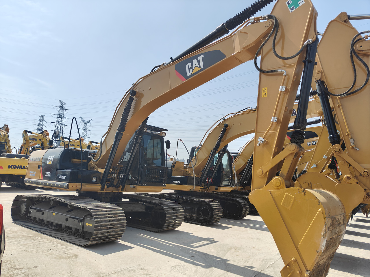 CATERPILLAR 320D2 - Beltegraver: bilde 1 CATERPILLAR 320D2 - Beltegraver: bilde 1
