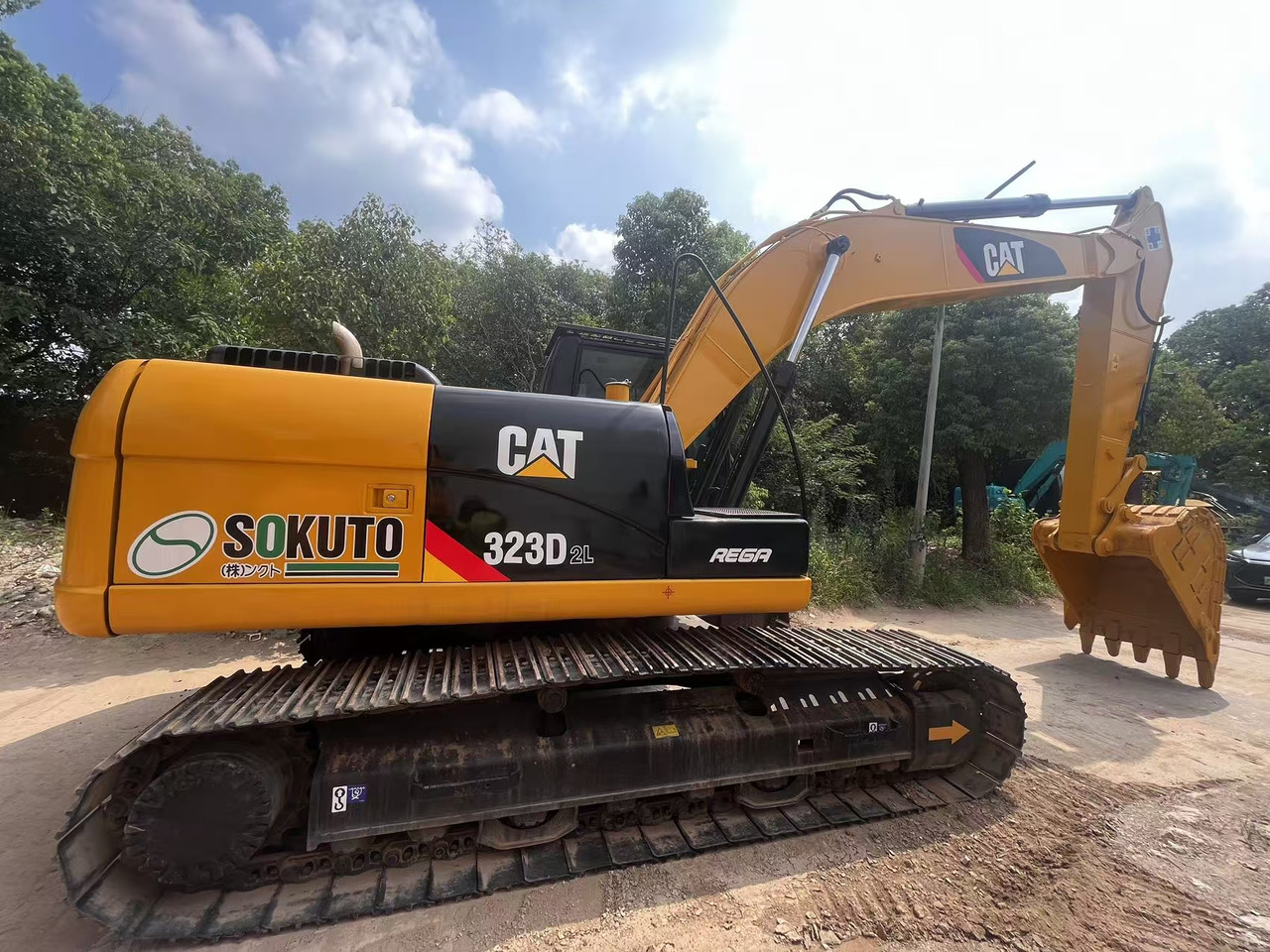 CATERPILLAR 323D2L - Beltegraver: bilde 4 CATERPILLAR 323D2L - Beltegraver: bilde 4
