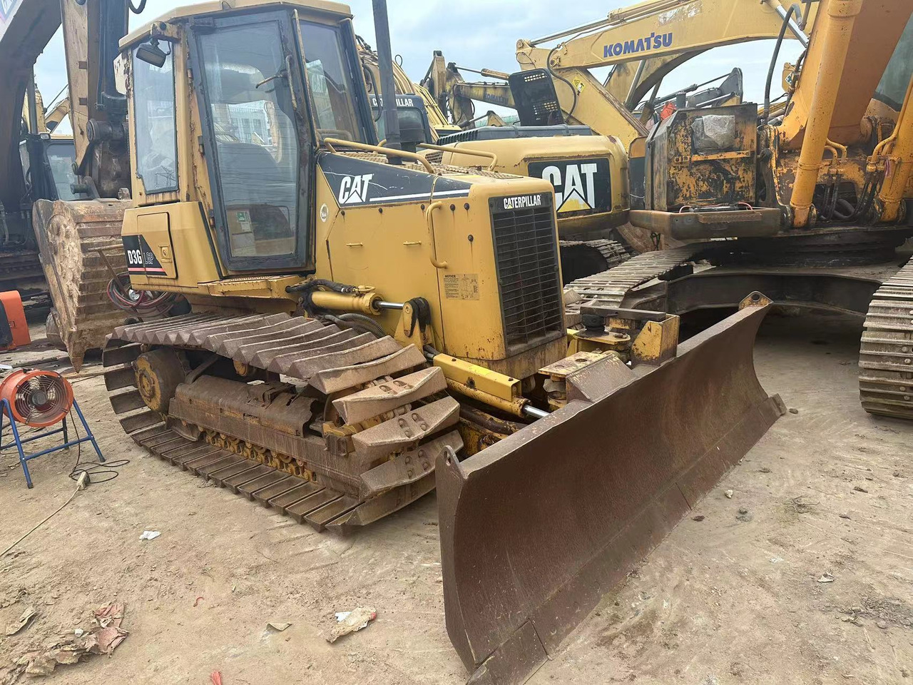 CATERPILLAR D3G - Bulldozer: bilde 1 CATERPILLAR D3G - Bulldozer: bilde 1