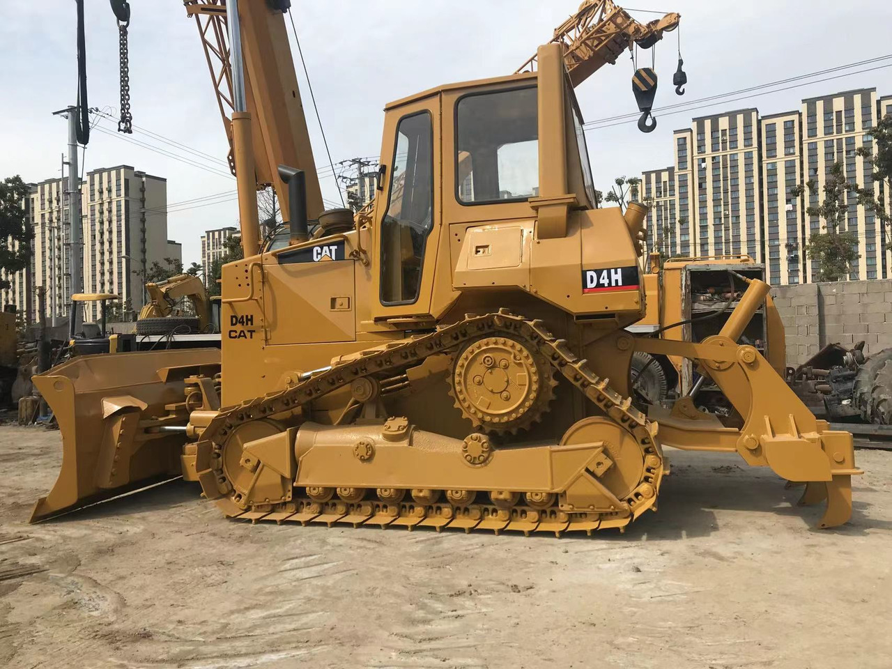 CATERPILLAR D4H - Bulldozer: bilde 2 CATERPILLAR D4H - Bulldozer: bilde 2