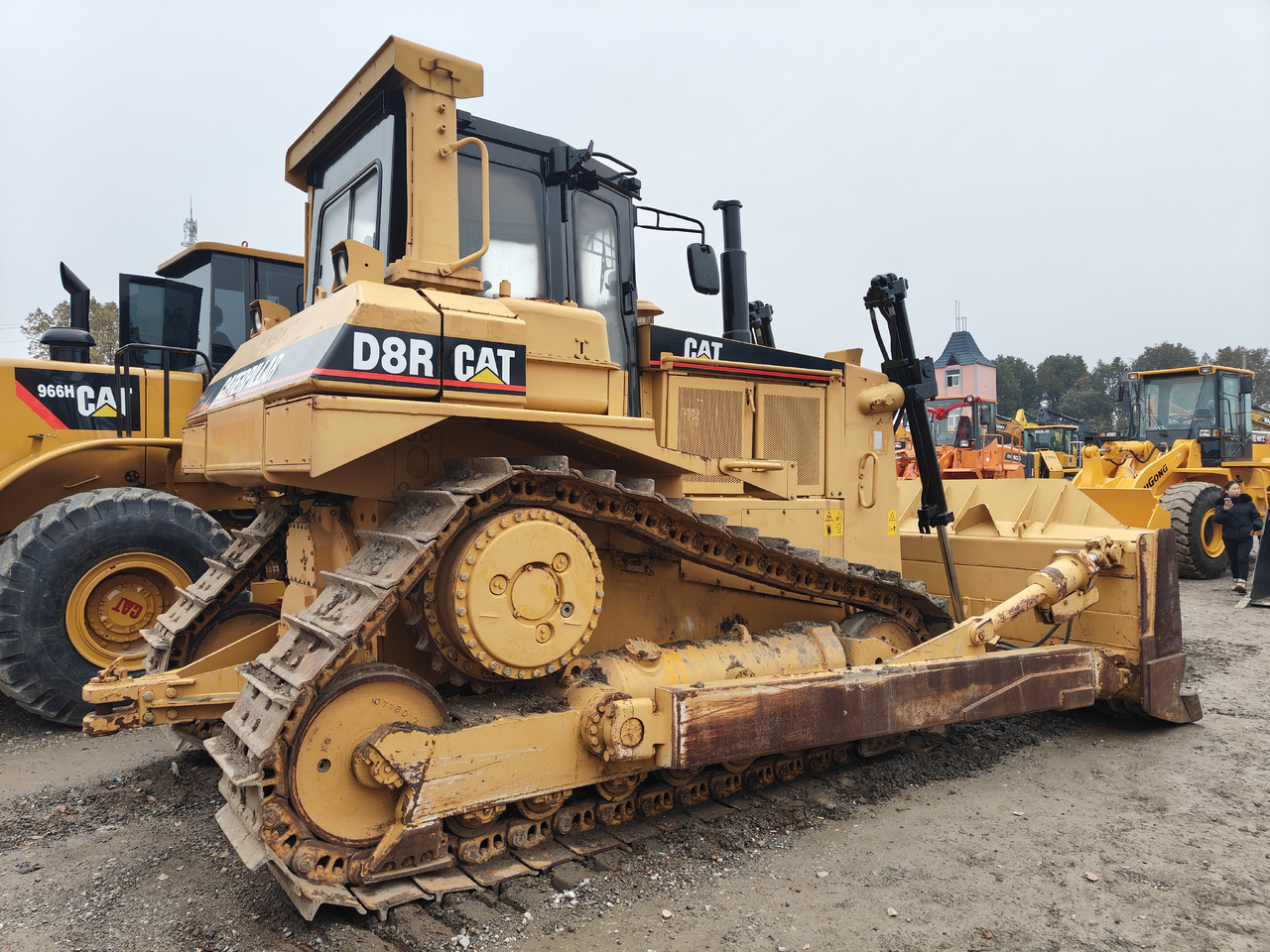 CATERPILLAR D8R - Bulldozer: bilde 1 CATERPILLAR D8R - Bulldozer: bilde 1