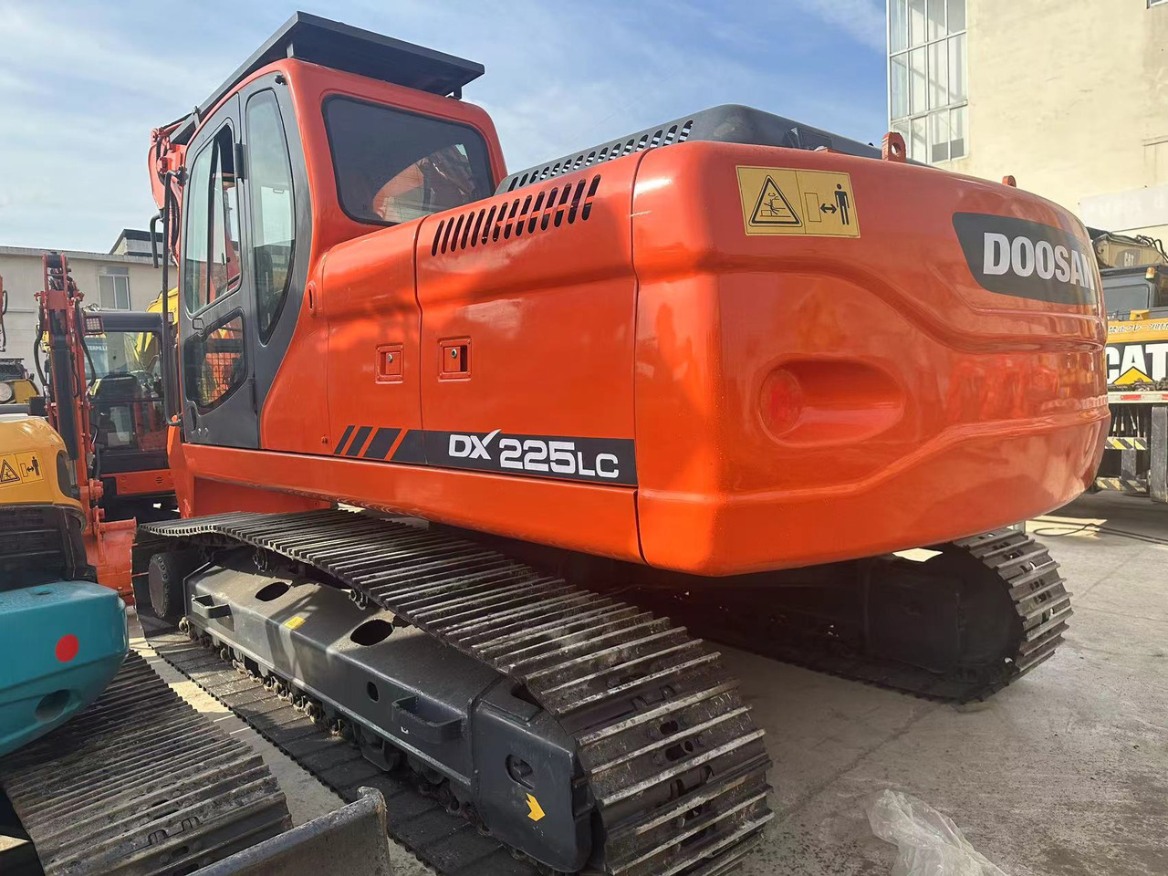 DOOSAN DX225LC - Beltegraver: bilde 2 DOOSAN DX225LC - Beltegraver: bilde 2
