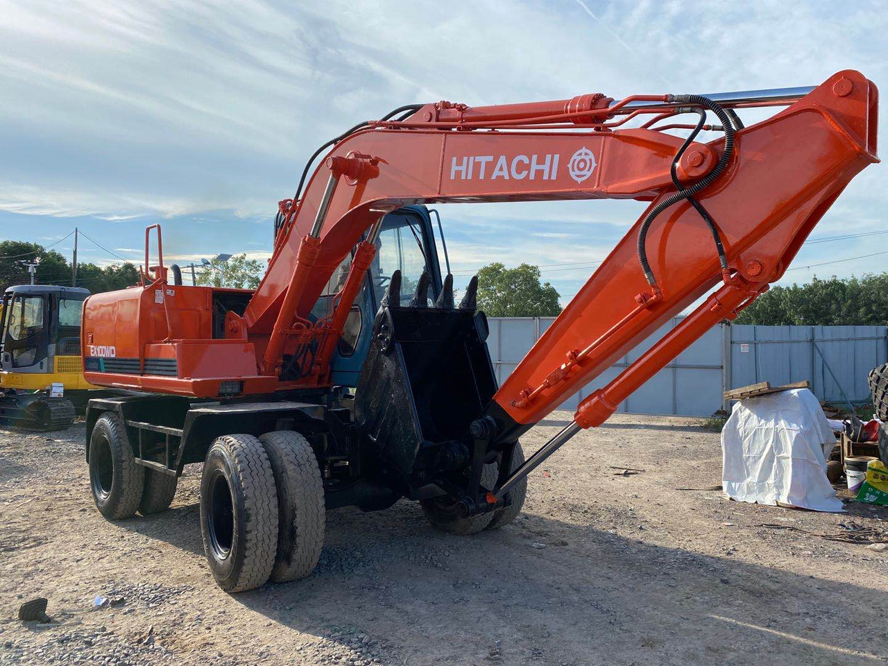 HITACHI EX100WD - Hjulgraver: bilde 2 HITACHI EX100WD - Hjulgraver: bilde 2
