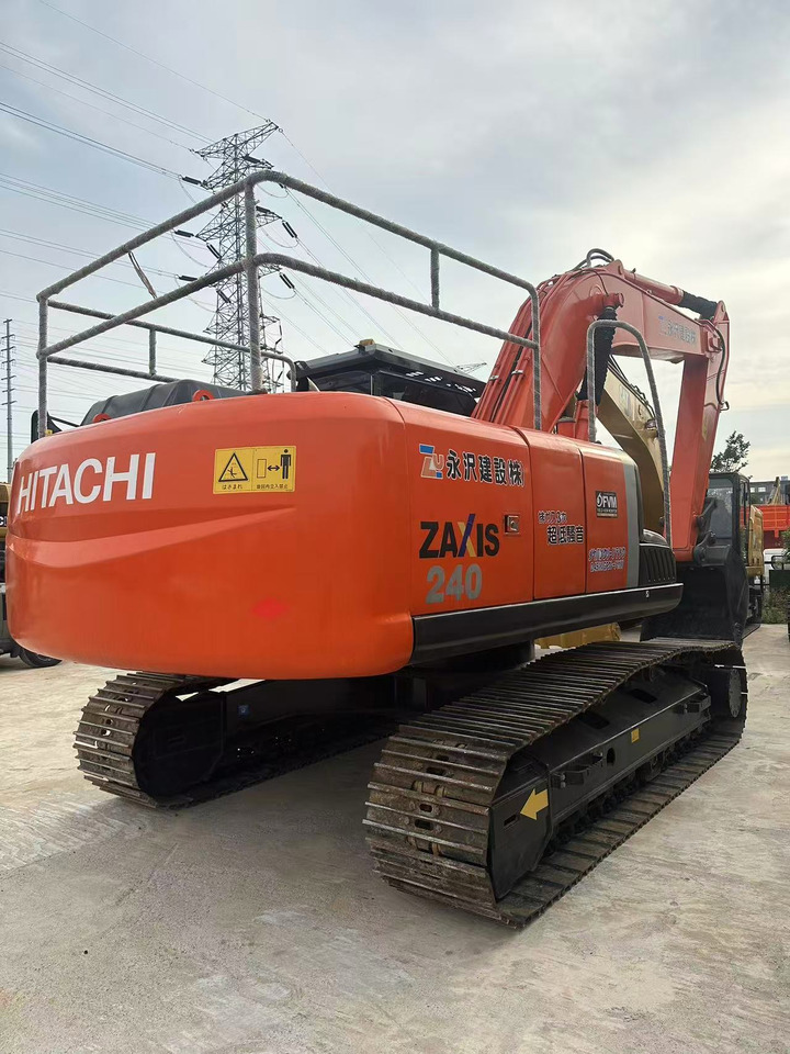 HITACHI ZX240-3G - Beltegraver: bilde 1 HITACHI ZX240-3G - Beltegraver: bilde 1