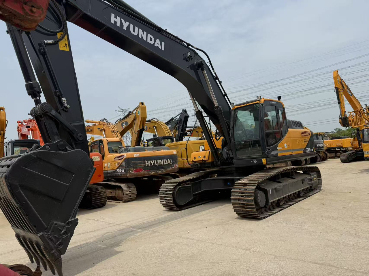 HYUNDAI R330LC-9S - Beltegraver: bilde 2 HYUNDAI R330LC-9S - Beltegraver: bilde 2