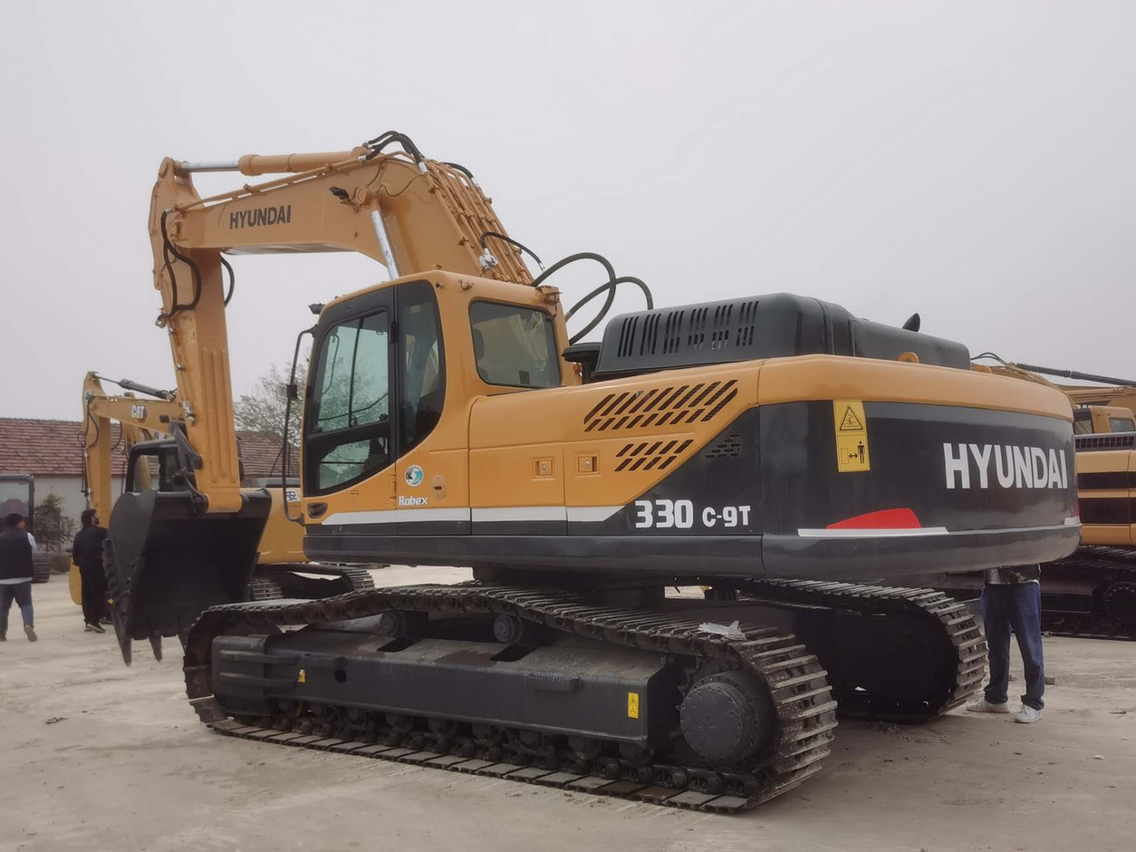 HYUNDAI R330LC-9T - Beltegraver: bilde 1 HYUNDAI R330LC-9T - Beltegraver: bilde 1