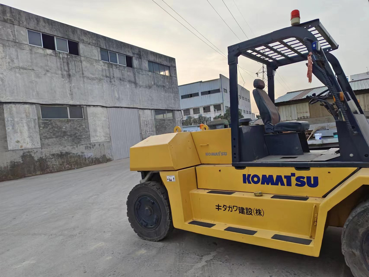 KOMATSU 15-ton - Dieseltruck: bilde 4 KOMATSU 15-ton - Dieseltruck: bilde 4