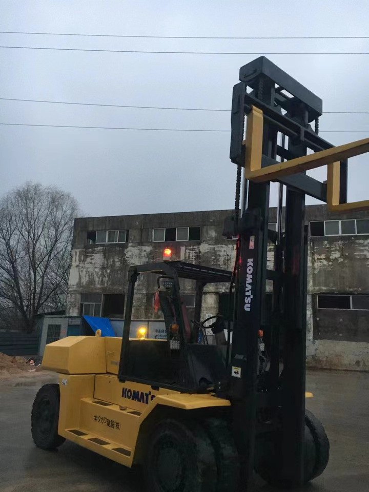 KOMATSU 15-ton - Dieseltruck: bilde 3 KOMATSU 15-ton - Dieseltruck: bilde 3