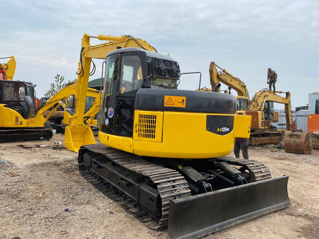 KOMATSU PC128US - Beltegraver: bilde 2 KOMATSU PC128US - Beltegraver: bilde 2