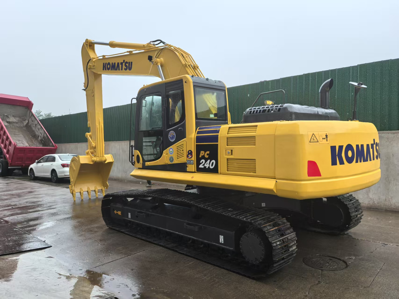 KOMATSU PC240LC-8M0 - Beltegraver: bilde 1 KOMATSU PC240LC-8M0 - Beltegraver: bilde 1