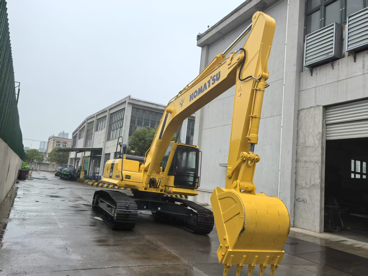 KOMATSU PC240LC-8M0 - Beltegraver: bilde 2 KOMATSU PC240LC-8M0 - Beltegraver: bilde 2