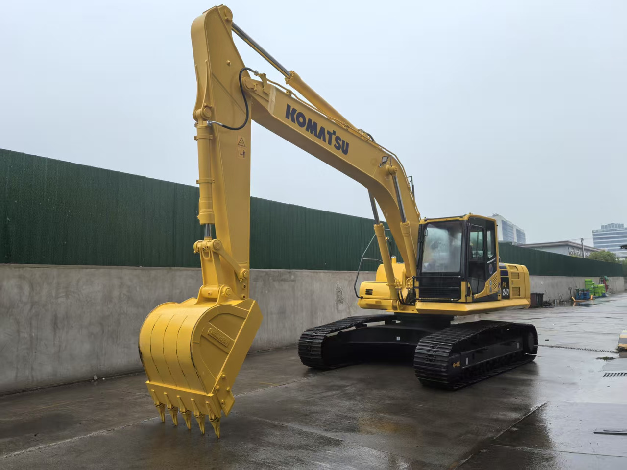 KOMATSU PC240LC-8M0 - Beltegraver: bilde 3 KOMATSU PC240LC-8M0 - Beltegraver: bilde 3