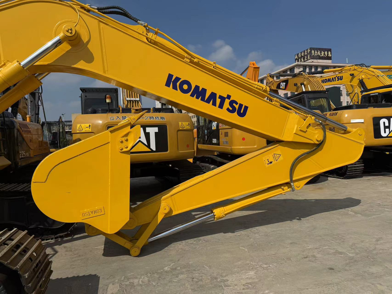 KOMATSU PC300-8 - Beltegraver: bilde 4 KOMATSU PC300-8 - Beltegraver: bilde 4