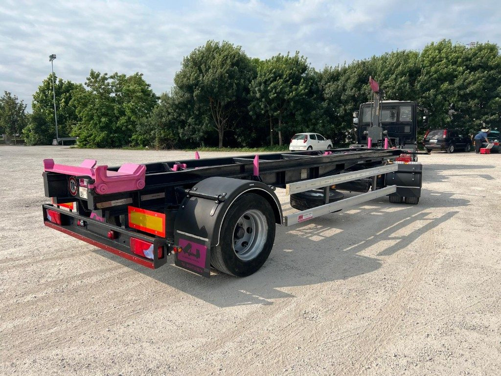 ATLAS RIMORCHIO ATLAS SCARRABILE - Krokhenger/ Liftdumper henger: bilde 4 ATLAS RIMORCHIO ATLAS SCARRABILE - Krokhenger/ Liftdumper henger: bilde 4