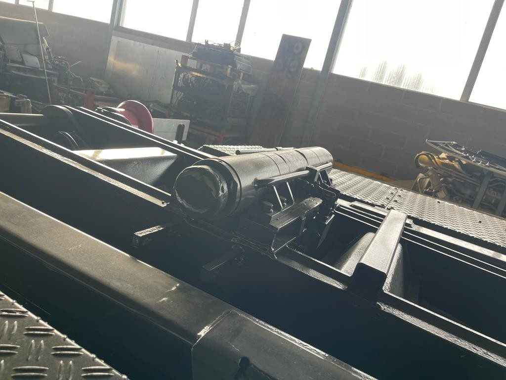 BLOCCAGGIO POSTERIORE INTERNO CON 2 PISTONI - Karosseri og eksteriør for Lastebil: bilde 3 BLOCCAGGIO POSTERIORE INTERNO CON 2 PISTONI - Karosseri og eksteriør for Lastebil: bilde 3