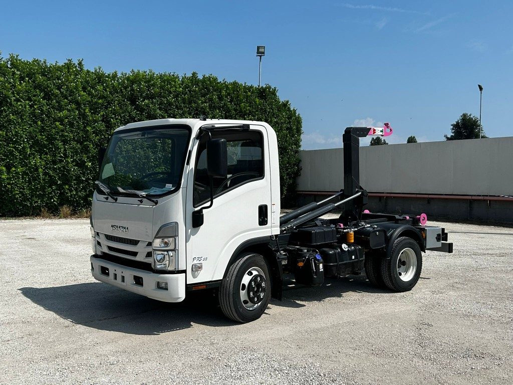 ISUZU P75 NUOVO SCARRABILE - Krokbil: bilde 1 ISUZU P75 NUOVO SCARRABILE - Krokbil: bilde 1