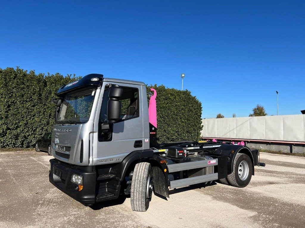 IVECO EUROCARGO 180EL28 SCARRABILE - Krokbil: bilde 1 IVECO EUROCARGO 180EL28 SCARRABILE - Krokbil: bilde 1