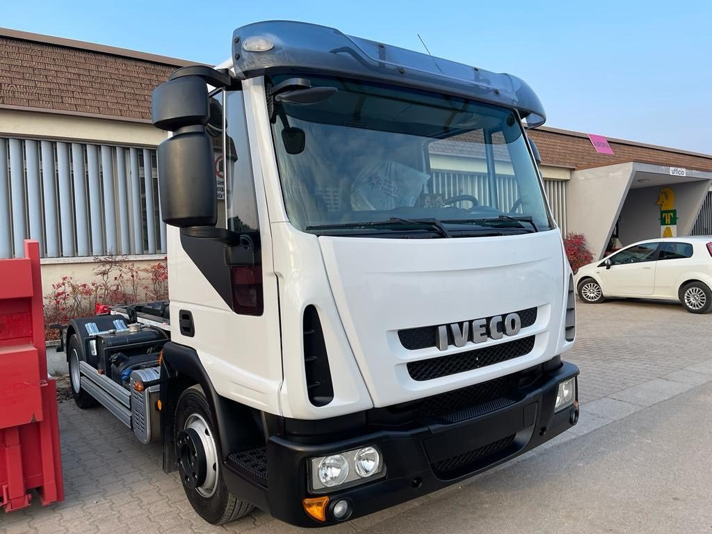 IVECO EUROCARGO 80 E18 CON IMPIANTO SCARRABILE NUO - Krokbil: bilde 2 IVECO EUROCARGO 80 E18 CON IMPIANTO SCARRABILE NUO - Krokbil: bilde 2