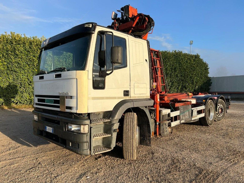 IVECO EUROTECH 440E43 SCARRABILE CON GRU - Krokbil: bilde 1 IVECO EUROTECH 440E43 SCARRABILE CON GRU - Krokbil: bilde 1