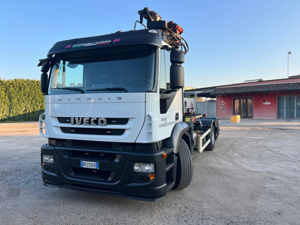 IVECO STRALIS 260E45 SCARRABILE - Krokbil, Kranbil: bilde 2 IVECO STRALIS 260E45 SCARRABILE - Krokbil, Kranbil: bilde 2