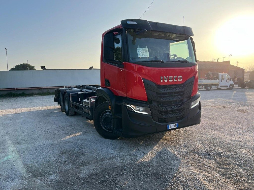 IVECO X-WAY AD260 NUOVO TARGATO SCARRABILE - Krokbil: bilde 2 IVECO X-WAY AD260 NUOVO TARGATO SCARRABILE - Krokbil: bilde 2