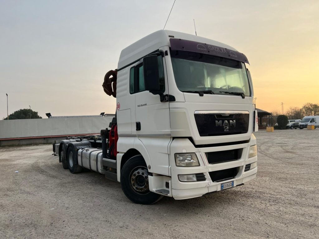 Krokbil MAN TGX 26.440 SCARRABILE CON GRU: bilde 6