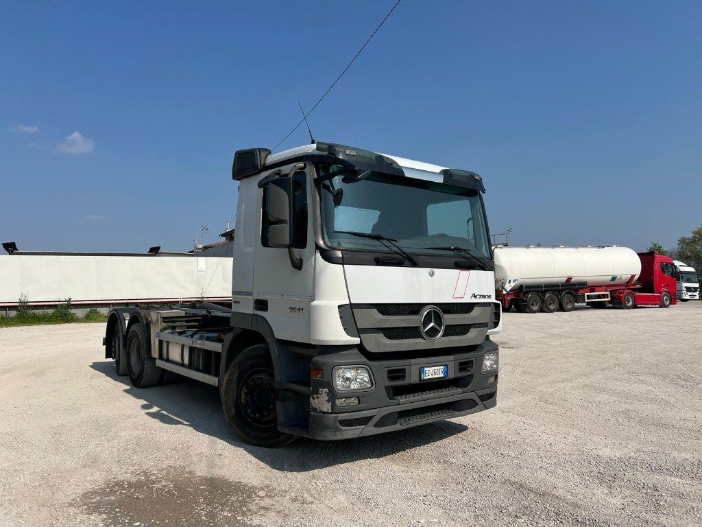 MERCEDES-BENZ MERCEDES ACTROS 25.41 SCARRABILE - Krokbil: bilde 2 MERCEDES-BENZ MERCEDES ACTROS 25.41 SCARRABILE - Krokbil: bilde 2