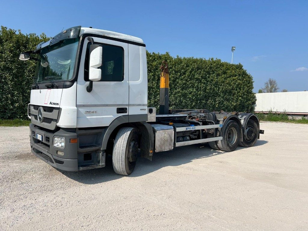 MERCEDES-BENZ MERCEDES ACTROS 25.41 SCARRABILE - Krokbil: bilde 1 MERCEDES-BENZ MERCEDES ACTROS 25.41 SCARRABILE - Krokbil: bilde 1